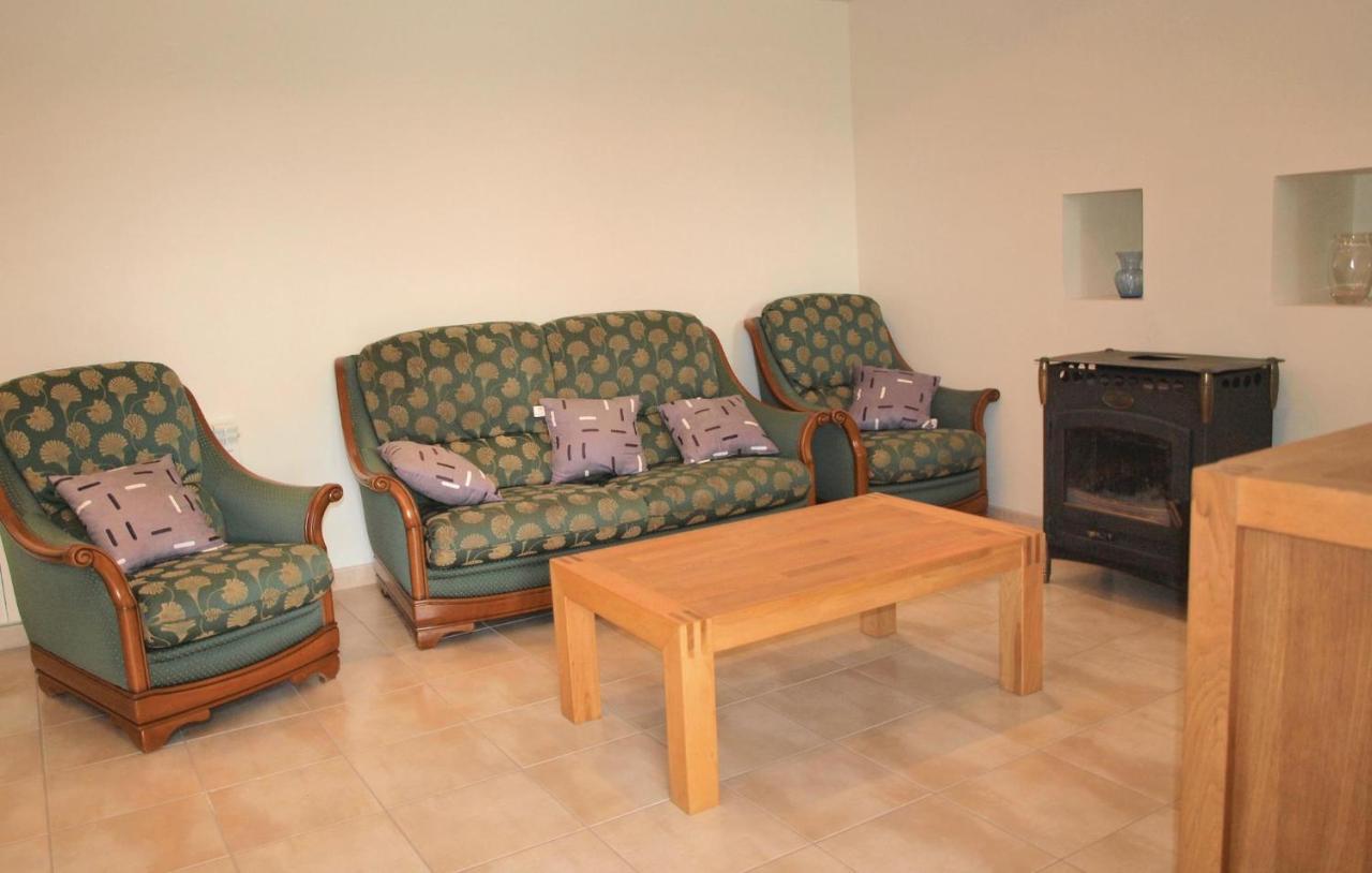 2 Bedroom Awesome Home In Mantallot Екстериор снимка